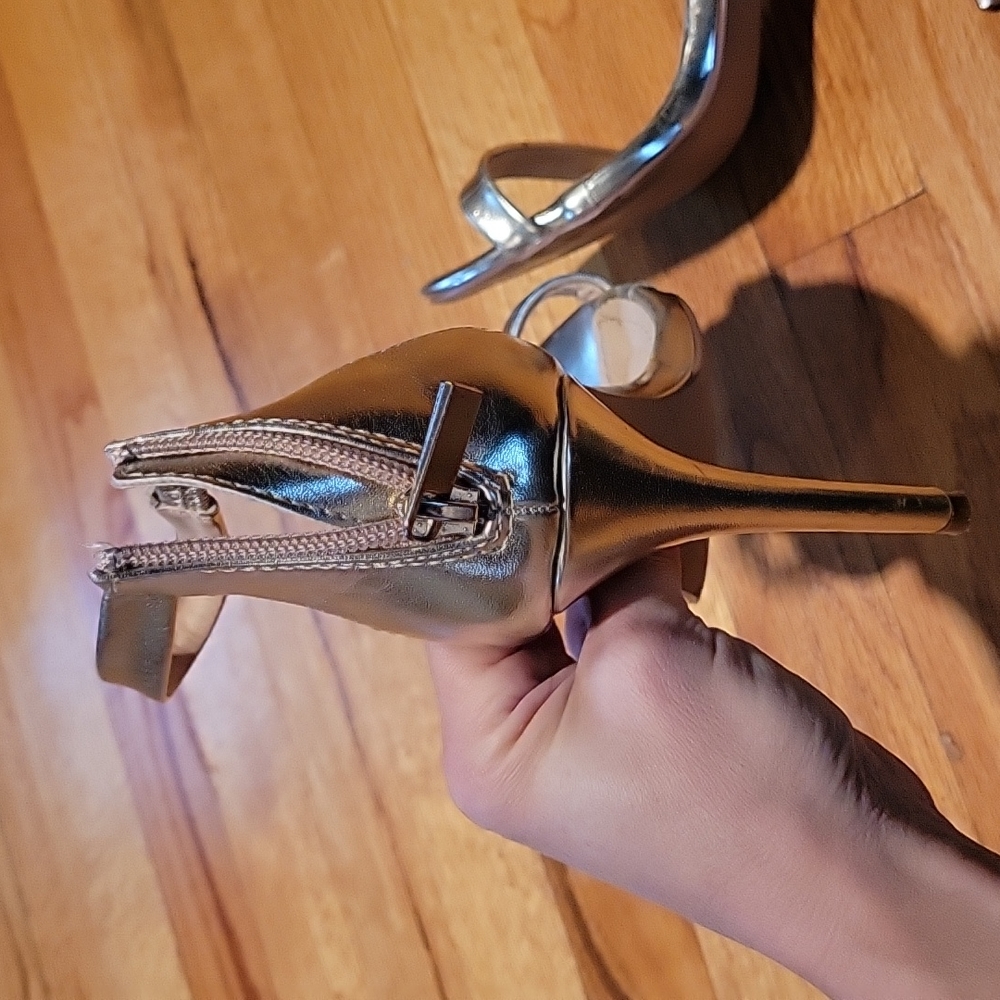 Heels - Picture 2 of 4